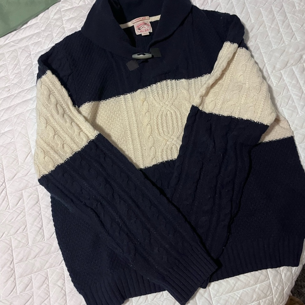 Men’s Navy and Cream Cable Knit Sweater